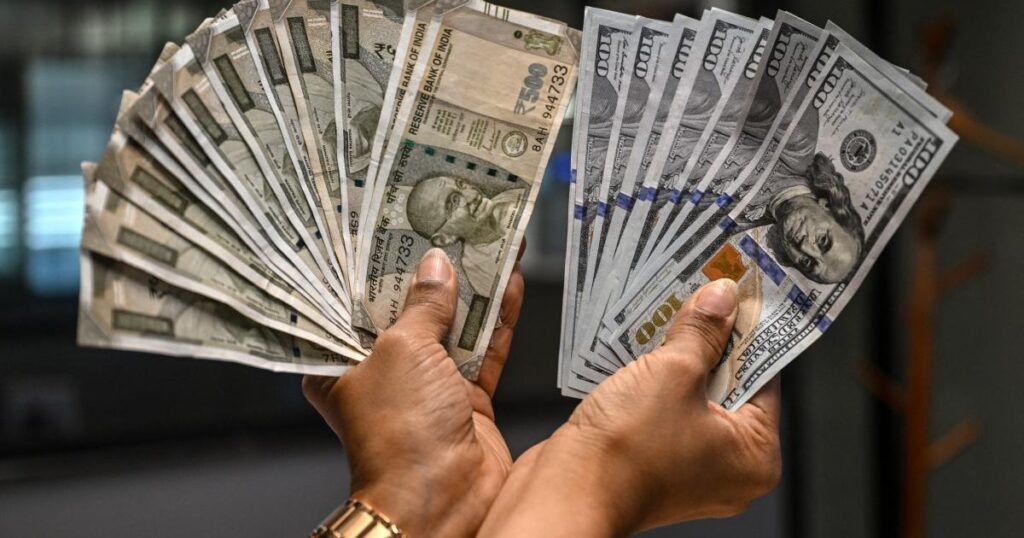 Currency exchanges near me for exchanging US dollars and foreign currency